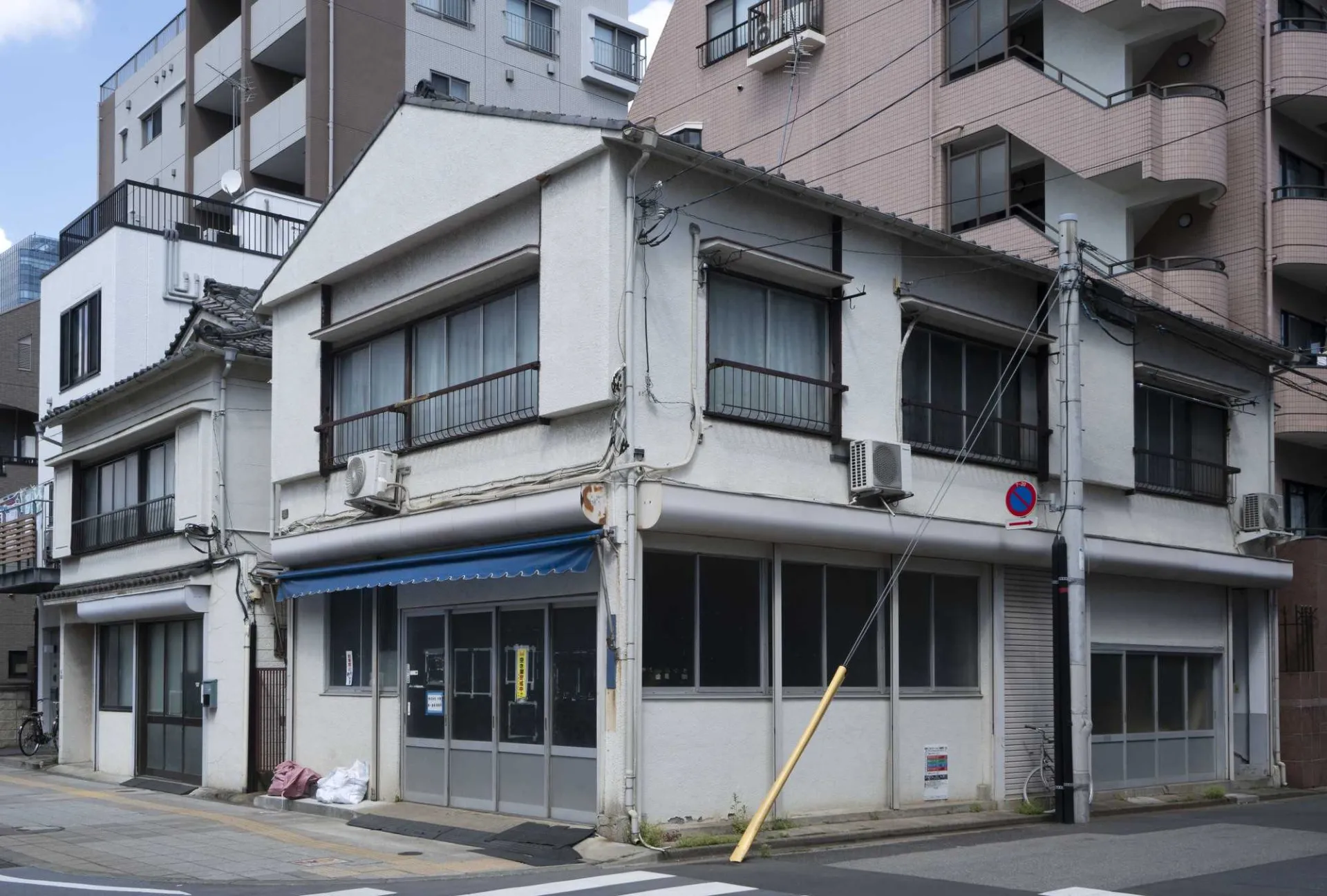 4世帯の古いアパートを購入